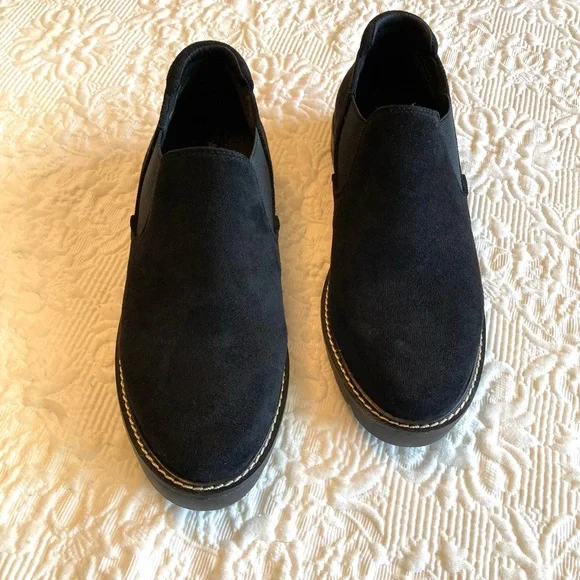 New In Box Anne Klein Suede Shoes - Picture 13 of 16